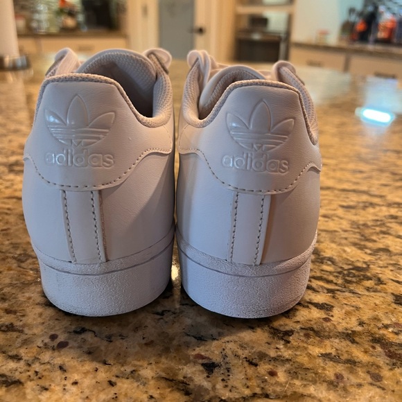 White Shell toe Adidas! - Picture 3 of 6